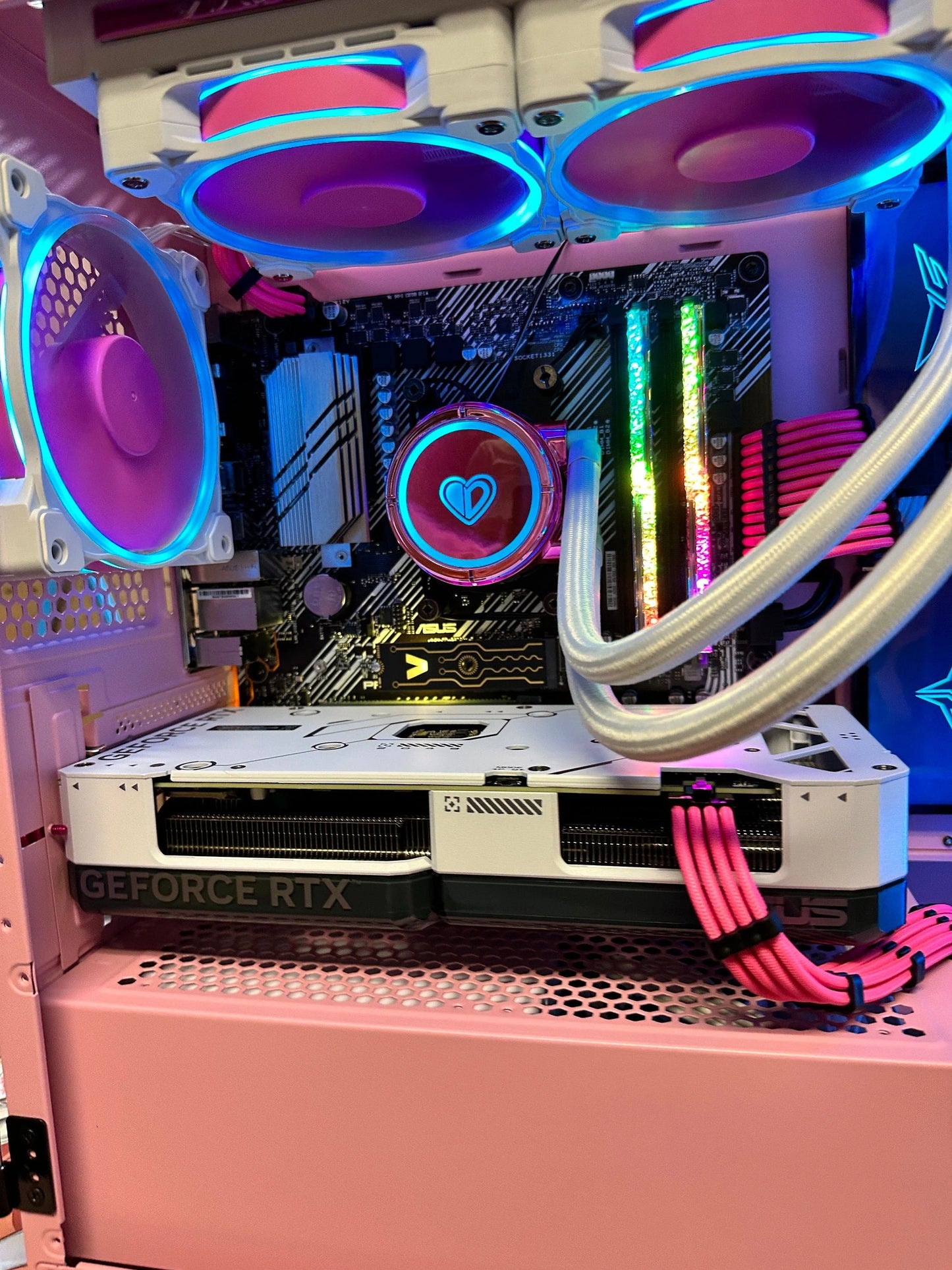 The Expert Evelynne ® - The Original Pink Gaming Computer