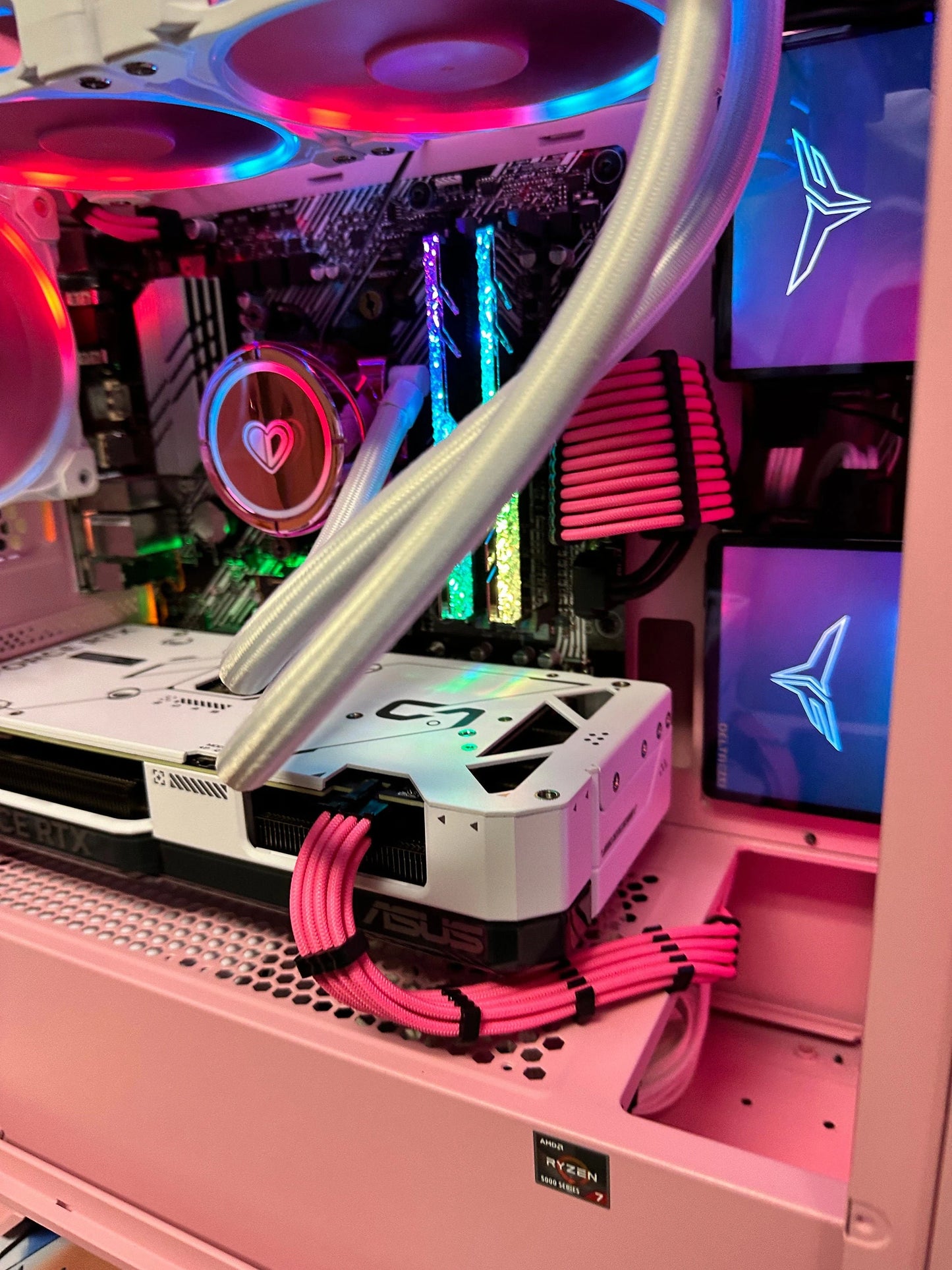 The Expert Evelynne ® - The Original Pink Gaming Computer