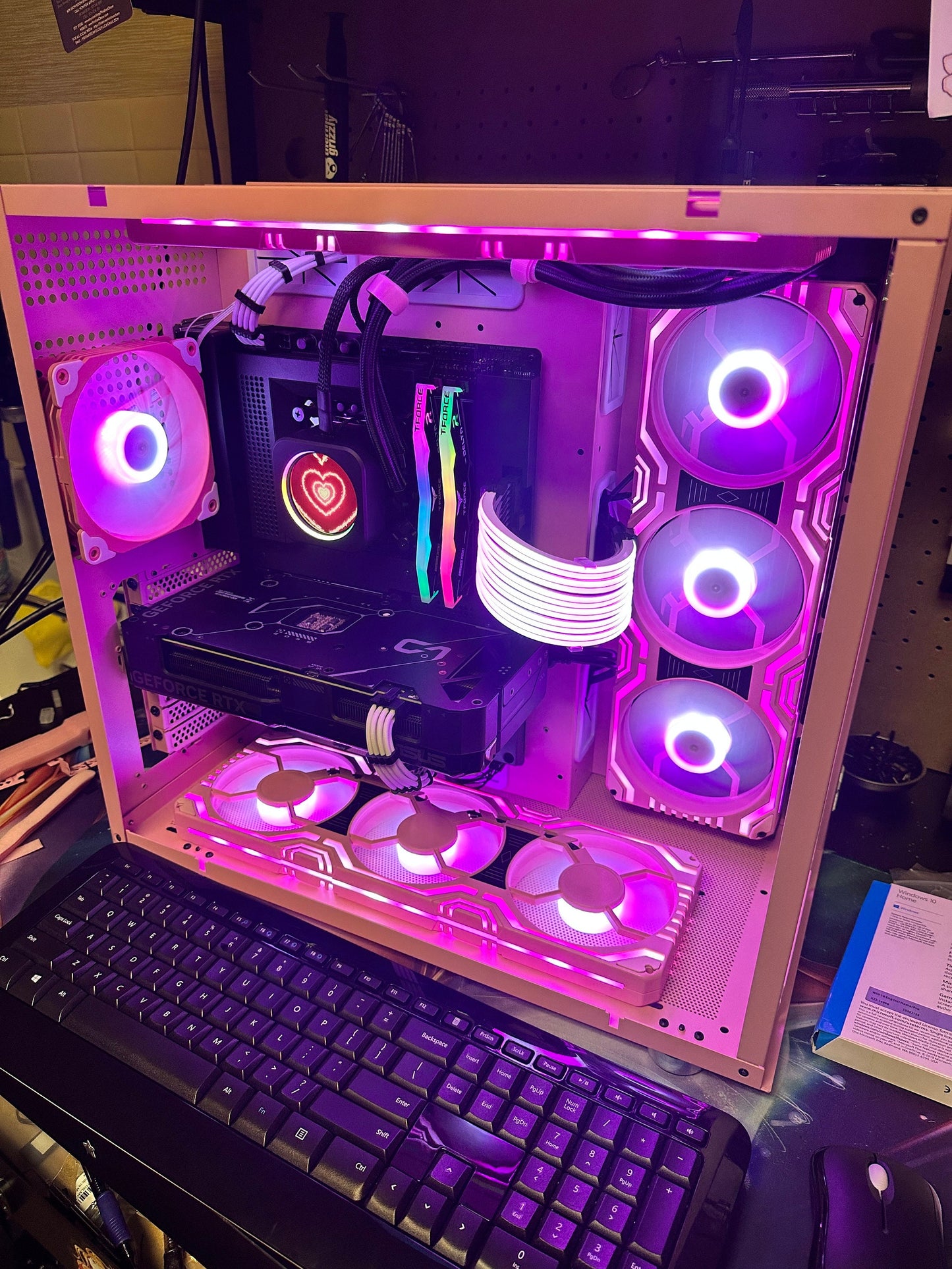 Under Vanessa - Pink Lian Li - Mid Sized Tower - Nvidia 4070 & Intel i7