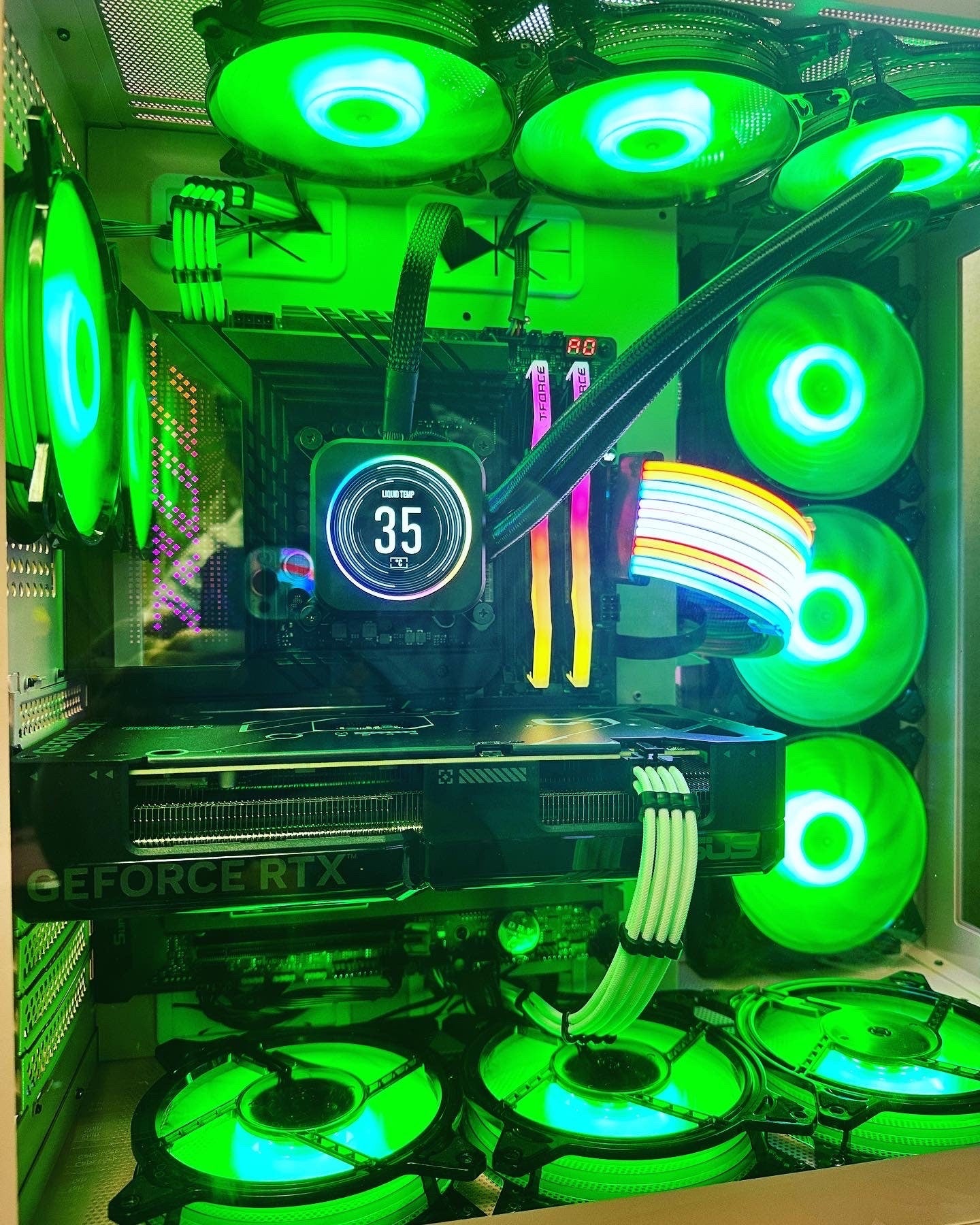 Vanessa - Pink Lian Li - Mid Sized Tower - Nvidia 4090 & Intel i9