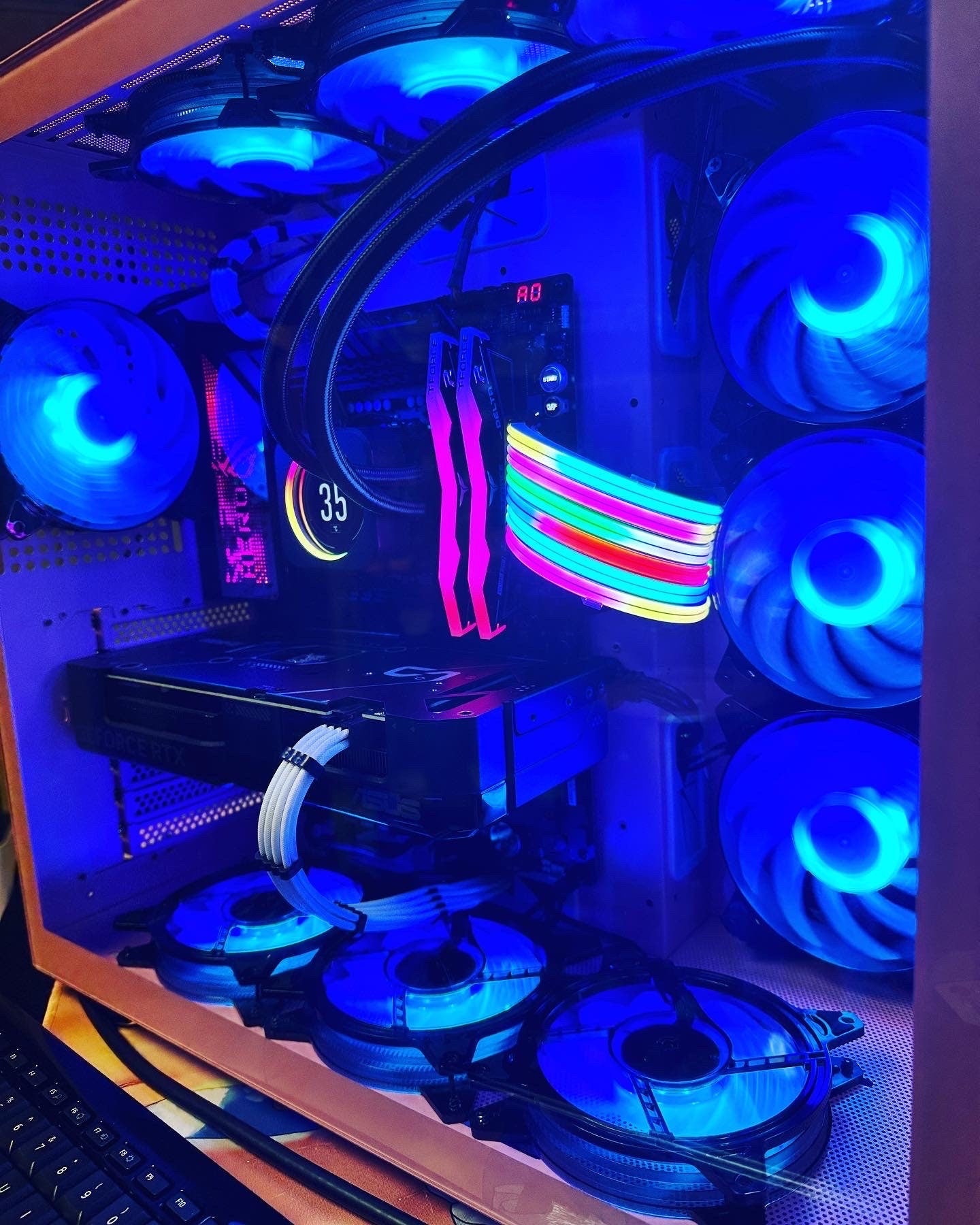 Vanessa - Pink Lian Li - Mid Sized Tower - Nvidia 4090 & Intel i9