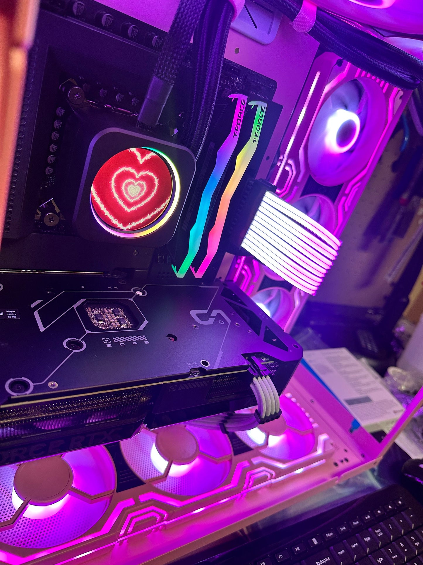 Under Vanessa - Pink Lian Li - Mid Sized Tower - Nvidia 4070 & Intel i7