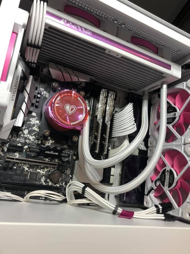 Original Evelynne ® in WHITE - The Pink Gaming Computer - Pink PC